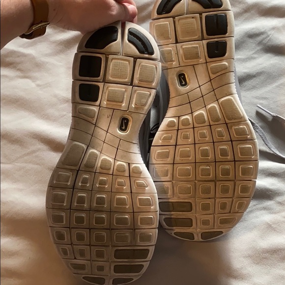 Nike free runs - Picture 3 of 3